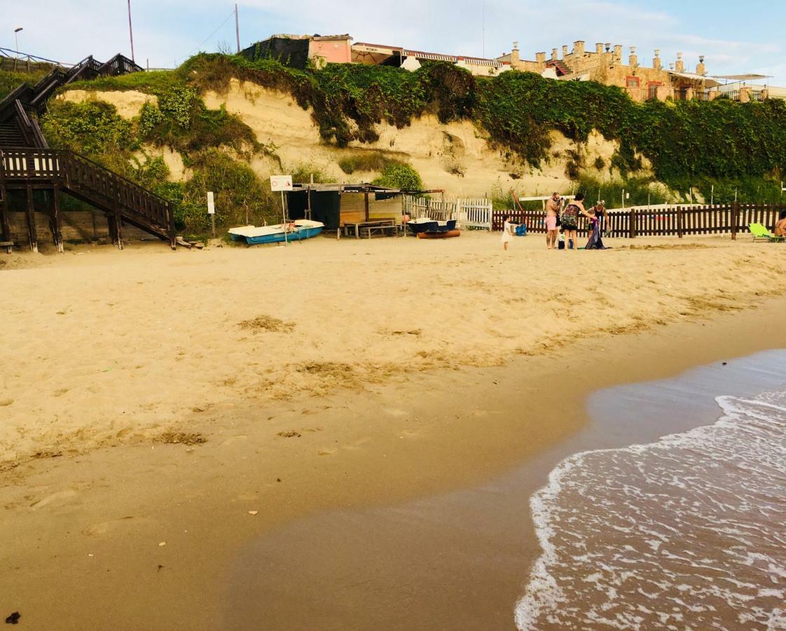 Anzio A Picco Sul Mare! Appartement Buitenkant foto